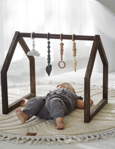 Babygym Activity Haus - Dunkles Holz